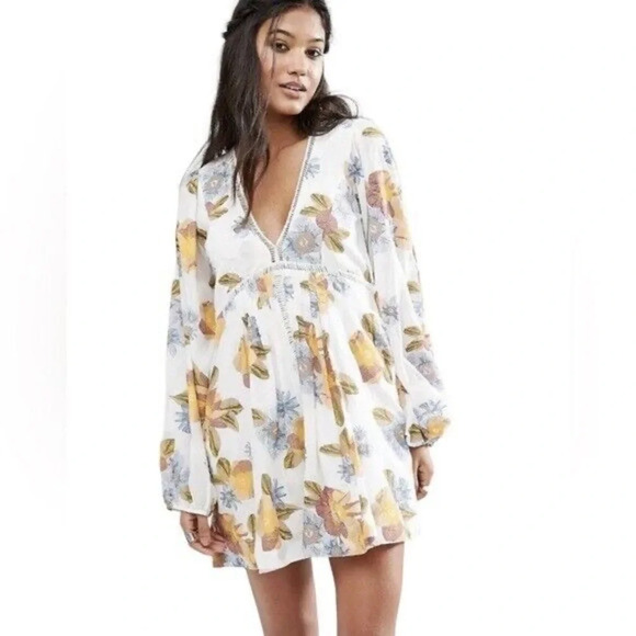 Free People Dresses & Skirts - Free People Strawberry Fields Mini Dress Size Small Ivory